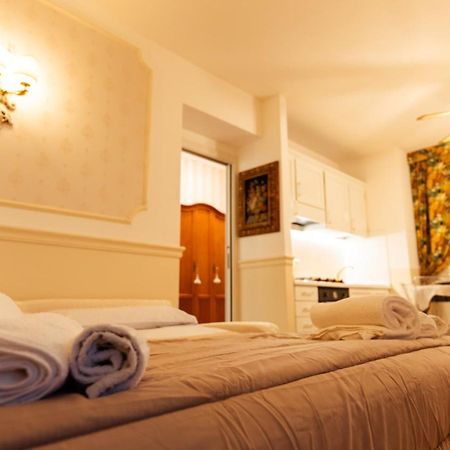 New Cozy Apartment - City Centre Lecco Bagian luar foto