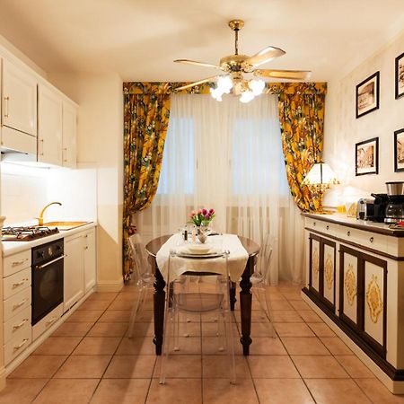 New Cozy Apartment - City Centre Lecco Bagian luar foto