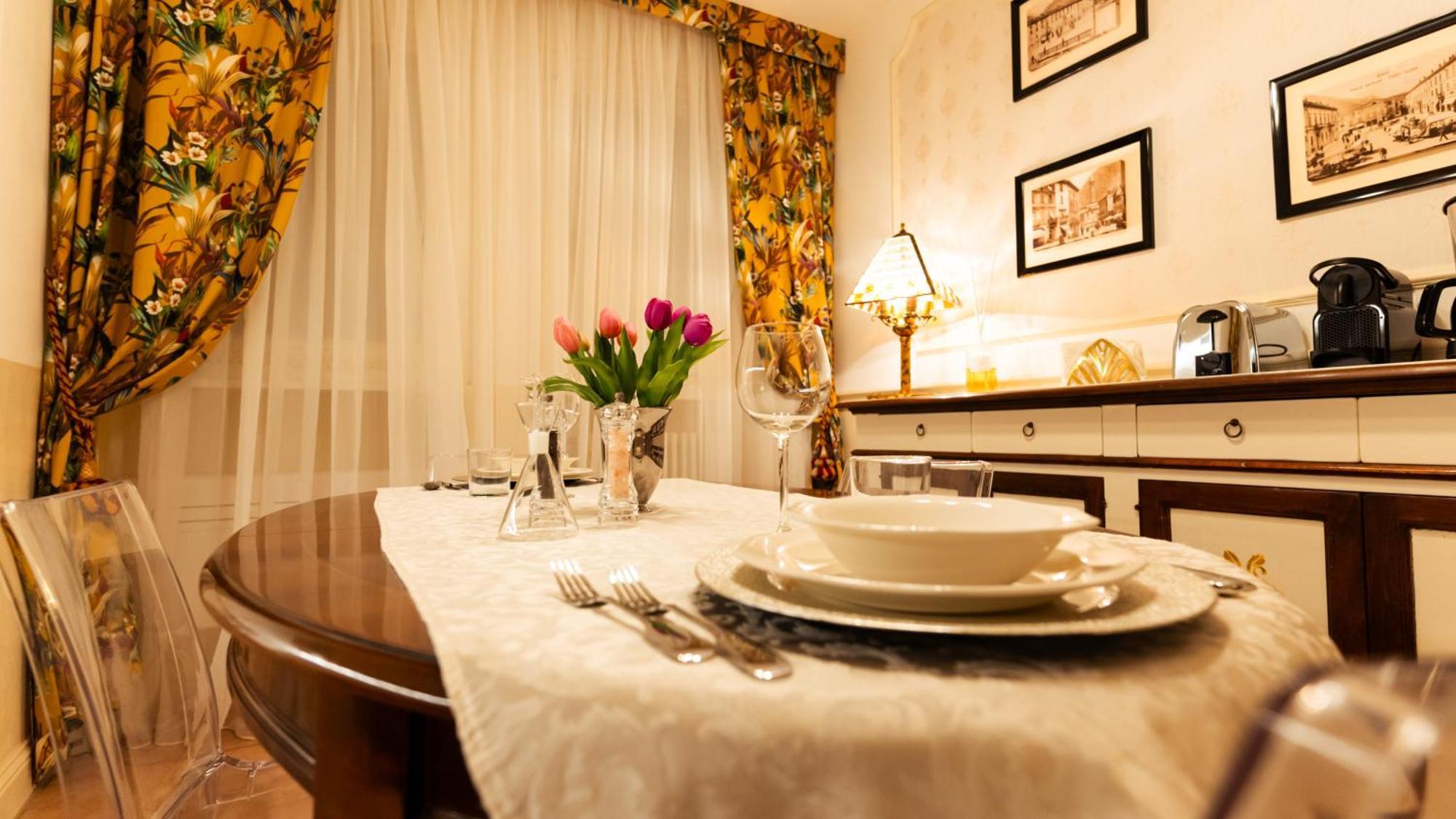 New Cozy Apartment - City Centre Lecco Bagian luar foto