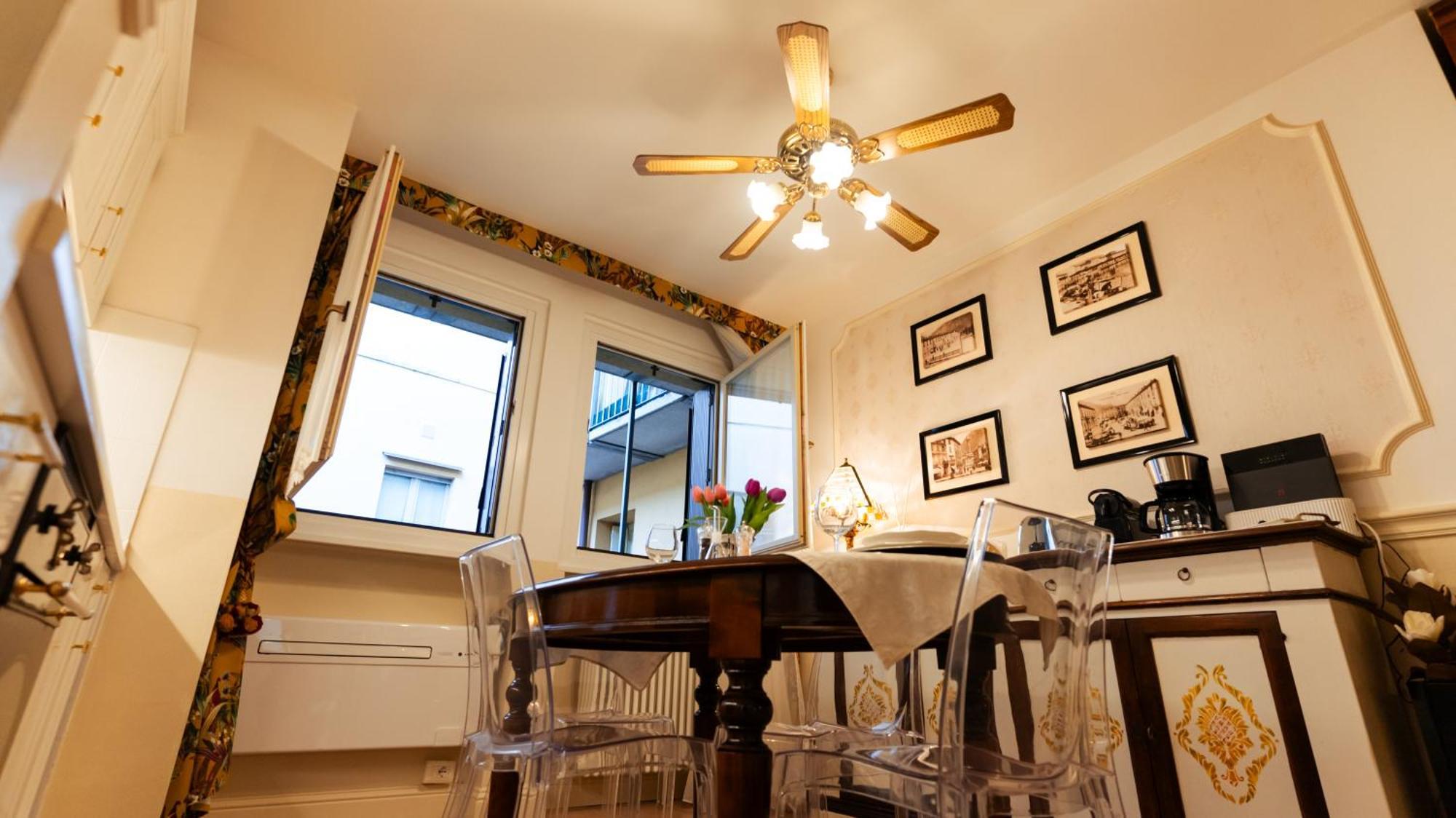 New Cozy Apartment - City Centre Lecco Bagian luar foto