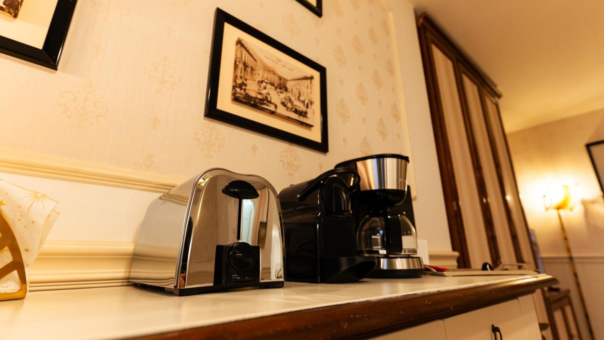 New Cozy Apartment - City Centre Lecco Bagian luar foto